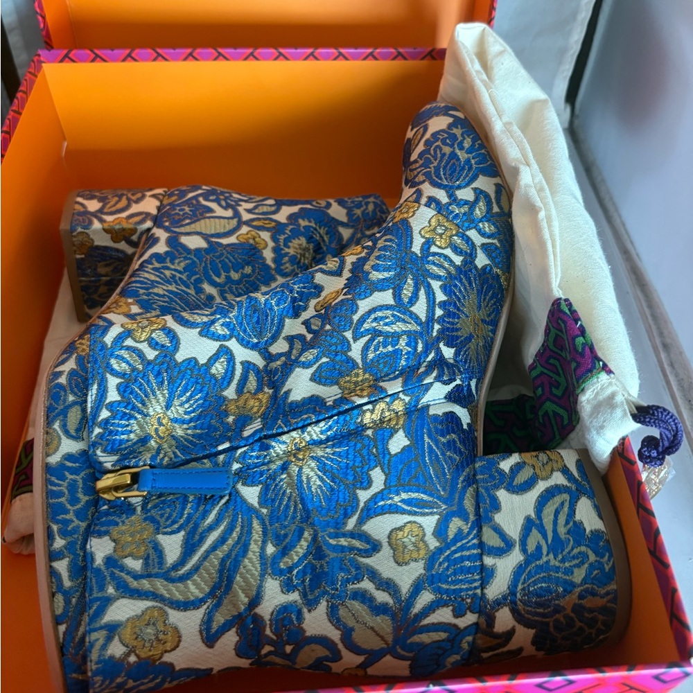 Tory Burch Blue and Gold Floral brocade Ankle Boots 10 - Picture 10 of 11